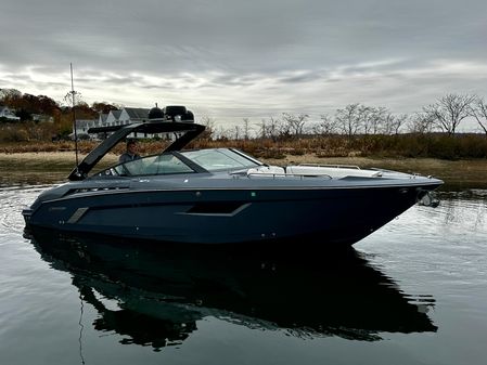 Cruisers Sport Series 338 Bow Rider image