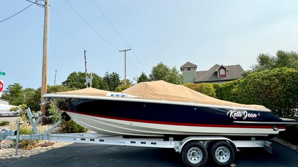 Chris-Craft 27 launch 