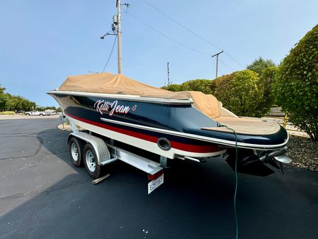 Chris-Craft 27 launch image