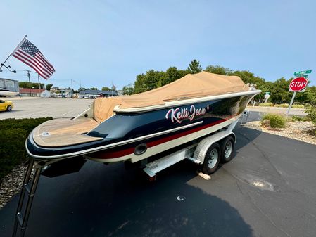 Chris-Craft 27 launch image