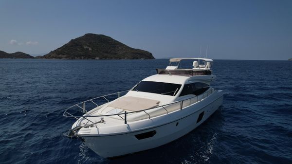 Ferretti Yachts 620 