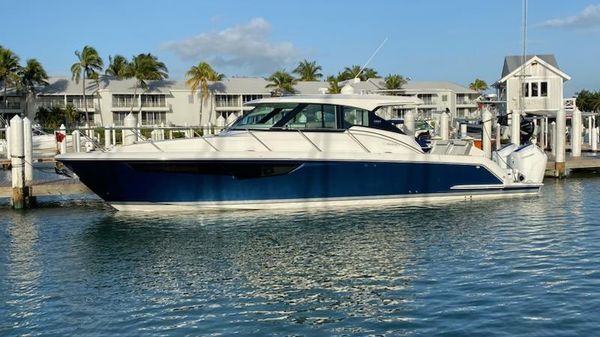 Tiara Yachts 43 LE