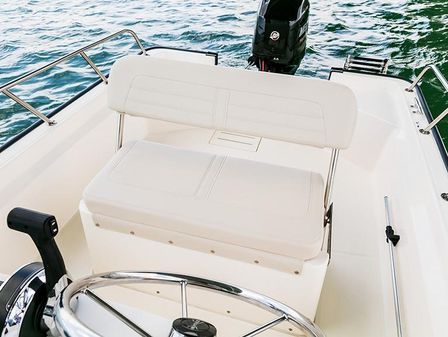 Boston-whaler 150-MONTAUK image