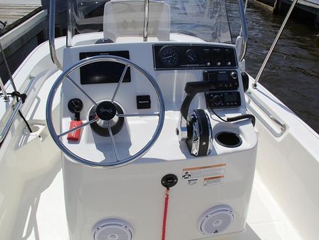 Boston-whaler 150-MONTAUK image