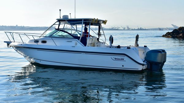 Boston Whaler Conquest