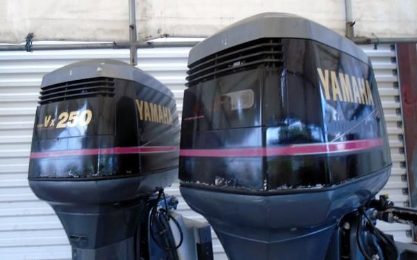 Yamaha Outboards 250HP 30 INCH SHAFT .. CARBURETED.. 2-STROKE OUTBOARD MOTORS ... THESE ENGINES ARE BEING SOLD AS-IS  - main image