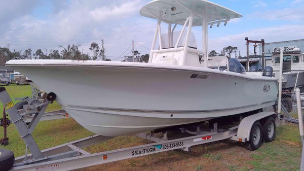 Sea Hunt Ultra 211 