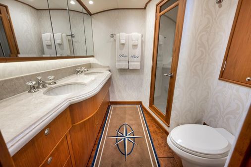 Merritt 86' Enclosed Flybridge image