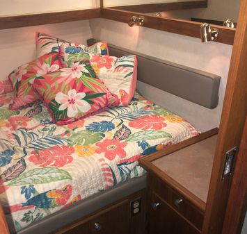 Bayliner 4788 image