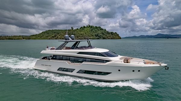 Ferretti Yachts 850 