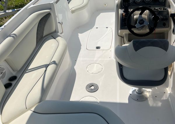 Hurricane SUNDECK-SPORT-220 image